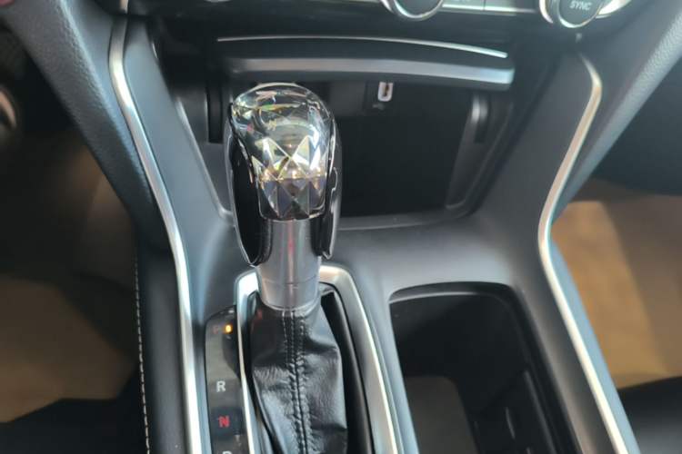 Used Honda Inspire 2019 260TURBO Elegant Edition China VI Emission Standard Gear Lever