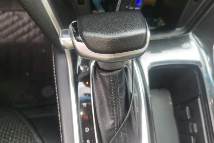 Used Honda Inspire 2019 260TURBO Elegant Edition China VI Emission Standard Gear Lever