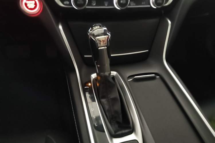 Used Honda Inspire 2019 260TURBO Elegant Edition China VI Emission Standard Gear Lever