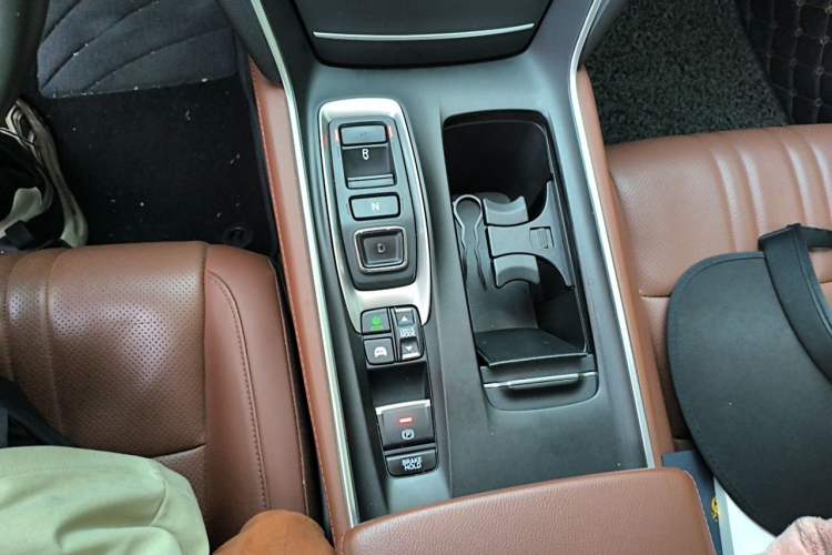 Used Honda Inspire 2019 Xing·Hybrid 2.0L Jingyue Version China V Gear Lever