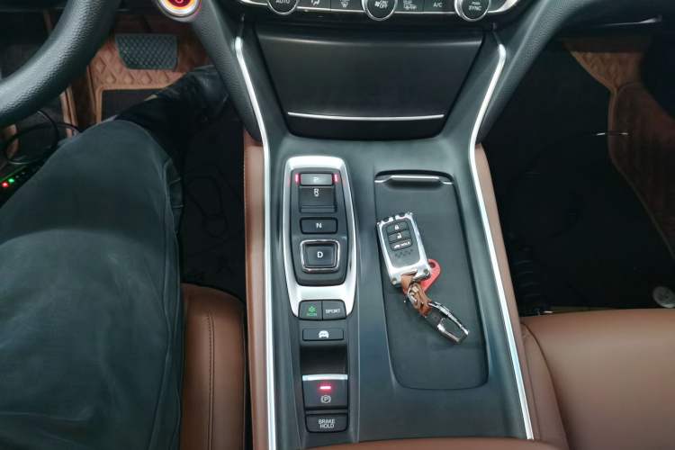 Used Honda Inspire 2019 Rui·Hybrid 2.0L Jingya Edition China VI Gear Lever