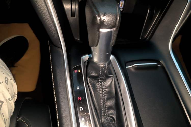 Used Honda Inspire 2019 260TURBO Jingyue Edition China VI Gear Lever