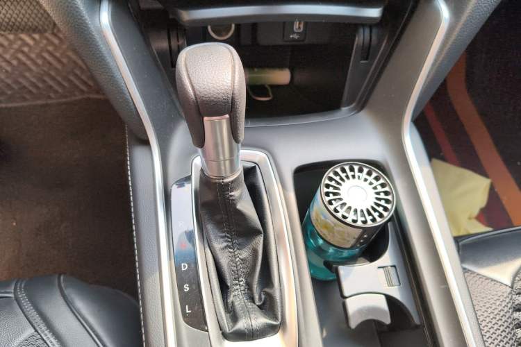Used Honda Inspire 2019 260TURBO Elegant Edition China VI Emission Standard Gear Lever
