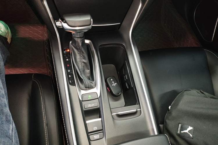 Used Honda Inspire 2019 260TURBO Elegant Edition China VI Emission Standard Gear Lever
