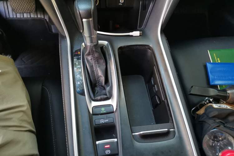 Used Honda Inspire 2019 260TURBO Elegant Edition China VI Emission Standard Gear Lever