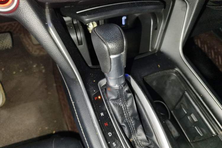 Used Honda Inspire 2019 260TURBO Elegant Edition China VI Emission Standard Gear Lever