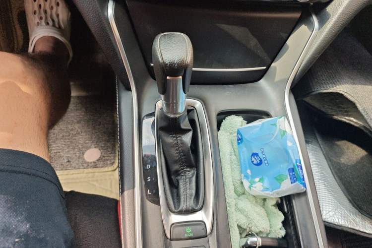 Used Honda Inspire 2019 260TURBO Elegant Edition China VI Emission Standard Gear Lever