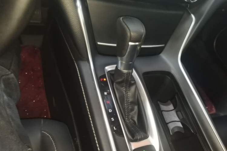 Used Honda Inspire 2019 260TURBO Jingyue Edition China VI Gear Lever
