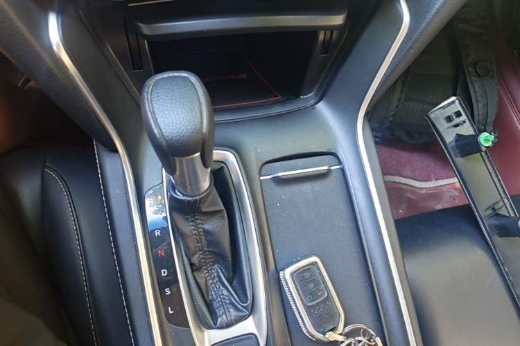 Used Honda Inspire 2019 260TURBO Elegant Edition China VI Emission Standard Gear Lever