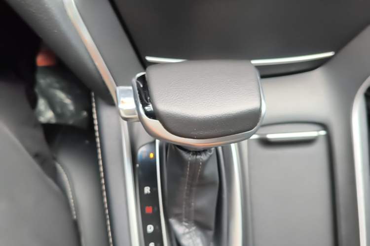 Used Honda Inspire 2019 260TURBO Jingyue Edition China VI Gear Lever