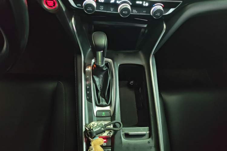 Used Honda Inspire 2019 260TURBO Elegant Edition China VI Emission Standard Gear Lever