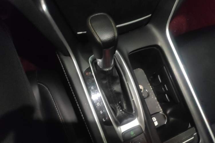 Used Honda Inspire 2019 260TURBO Elegant Edition China VI Emission Standard Gear Lever