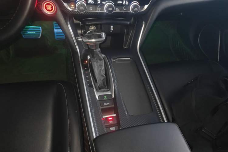 Used Honda Inspire 2019 260TURBO Elegant Edition China VI Emission Standard Gear Lever
