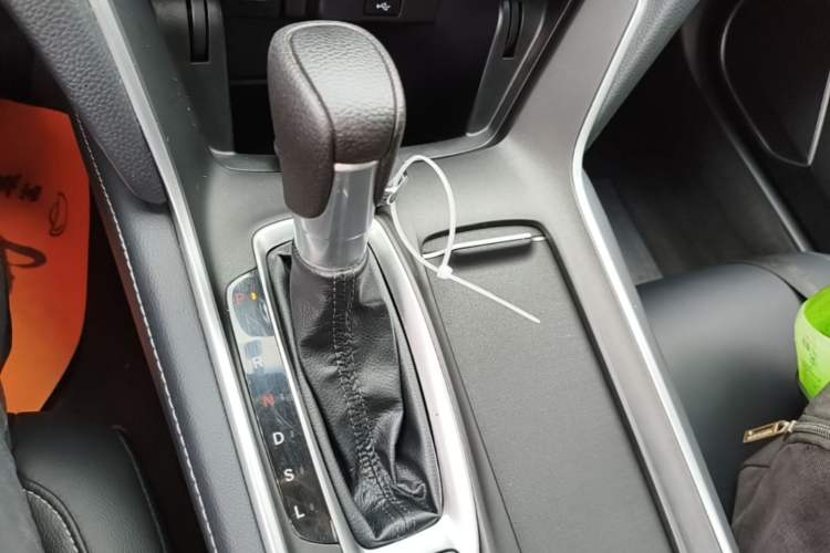 Used Honda Inspire 2019 260TURBO Elegant Edition China VI Emission Standard Gear Lever