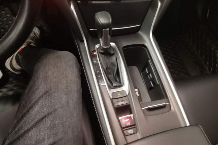 Used Honda Inspire 2019 260TURBO Elegant Edition China VI Emission Standard Gear Lever
