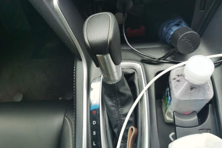 Used Honda Inspire 2019 260TURBO Elegant Edition China VI Emission Standard Gear Lever