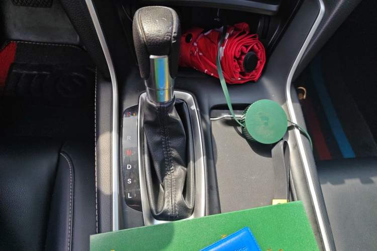 Used Honda Inspire 2019 260TURBO Elegant Edition China VI Emission Standard Gear Lever