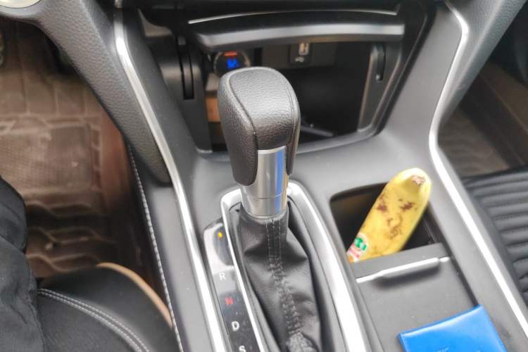 Used Honda Inspire 2019 260TURBO Elegant Edition China VI Emission Standard Gear Lever