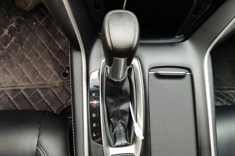 Used Honda Inspire 2019 260TURBO Elegant Edition China VI Emission Standard Gear Lever