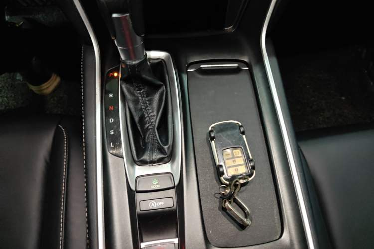 Used Honda Inspire 2019 260TURBO Elegant Edition China VI Emission Standard Gear Lever