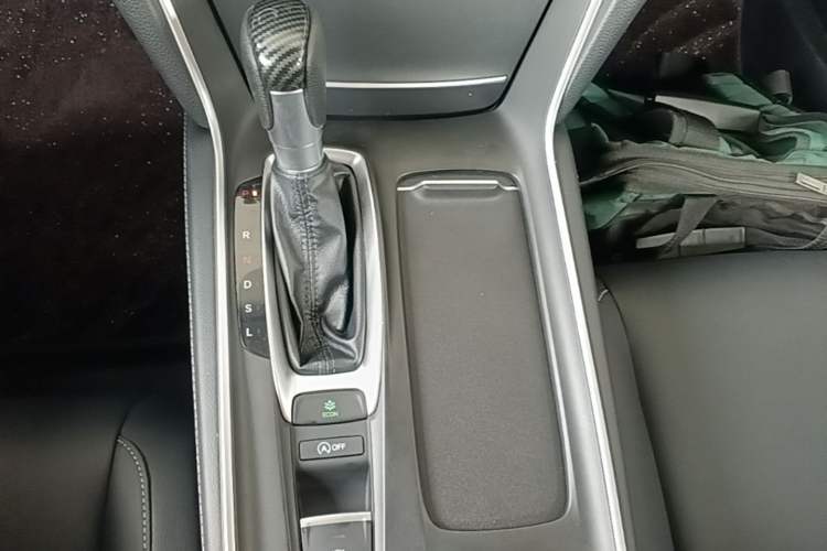 Used Honda Inspire 2019 260TURBO Elegant Edition China VI Emission Standard Gear Lever