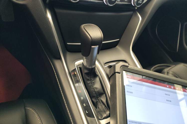 Used Honda Inspire 2019 260TURBO Elegant Edition China VI Emission Standard Gear Lever