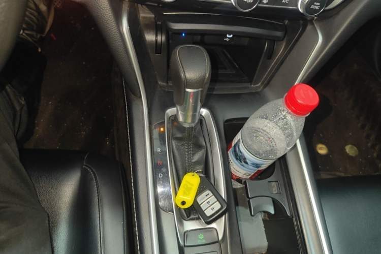 Used Honda Inspire 2019 260TURBO Elegant Edition China VI Emission Standard Gear Lever