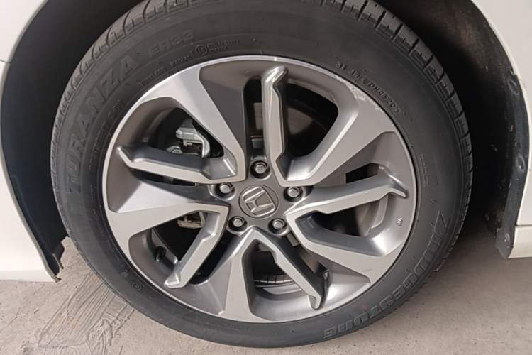 Used Honda Inspire 2019 260TURBO Elegant Edition China VI Emission Standard Left Front Wheel Hub