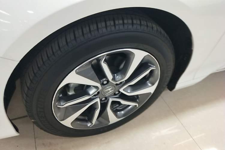 Used Honda Inspire 2019 260TURBO Elegant Edition China VI Emission Standard Left Front Wheel Hub