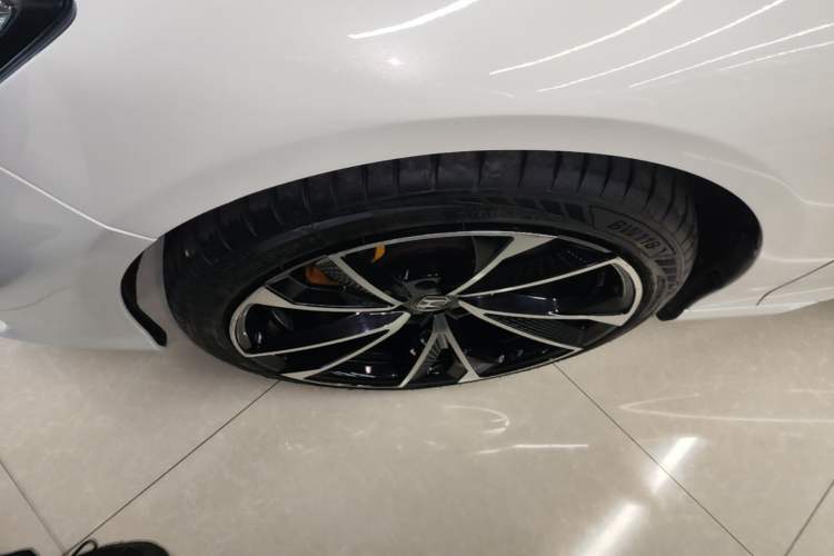 Used Honda Inspire 2019 260TURBO Elegant Edition China VI Emission Standard Left Front Wheel Hub
