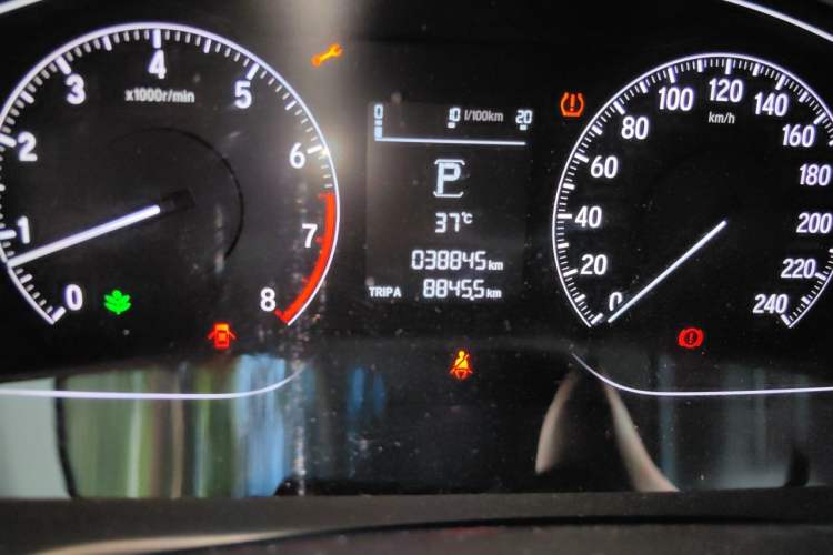 Used Honda Inspire 2019 260TURBO Elegant Edition China VI Emission Standard Odometer Close Up