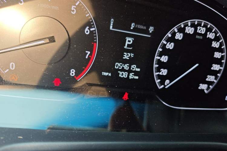 Used Honda Inspire 2019 260TURBO Elegant Edition China V Emission Standard Odometer Close Up