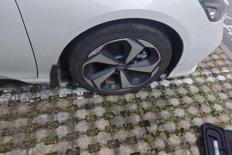 Used Honda Inspire 2019 Rui·Hybrid 2.0L Jing Shang Edition China VI Right Front Wheel Hub