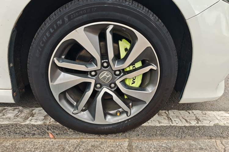 Used Honda Inspire 2019 260TURBO Elegant Edition China VI Emission Standard Right Front Wheel Hub