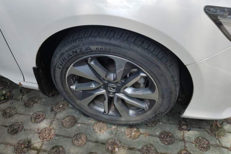 Used Honda Inspire 2019 260TURBO Elegant Edition China V Emission Standard Right Front Wheel Hub