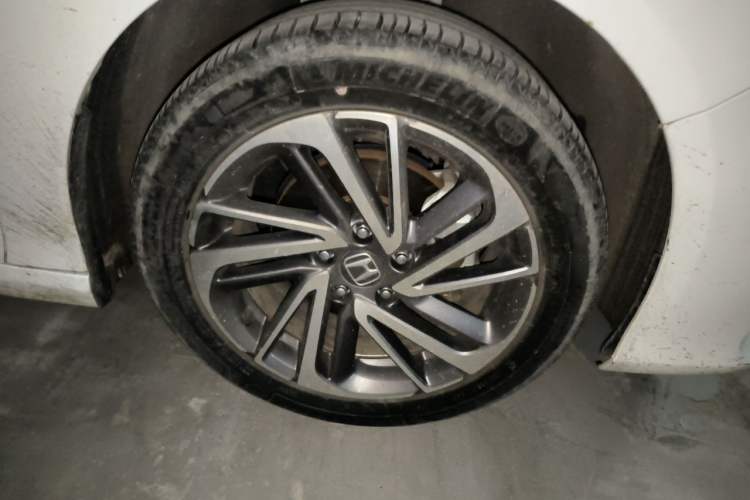 Used Honda Inspire 2019 260TURBO Elite Edition China VI Right Front Wheel Hub