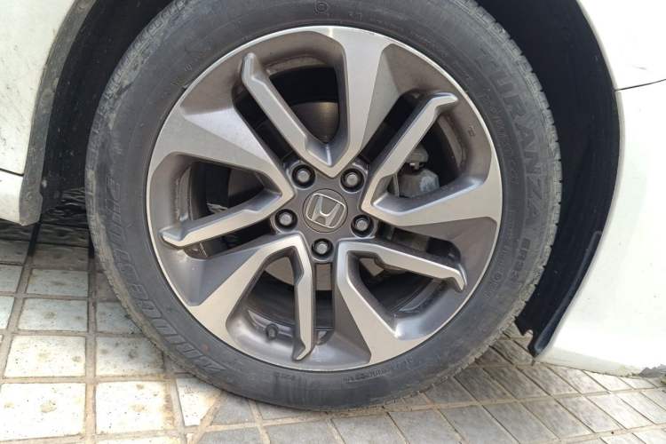 Used Honda Inspire 2019 260TURBO Elite Edition China VI Right Front Wheel Hub