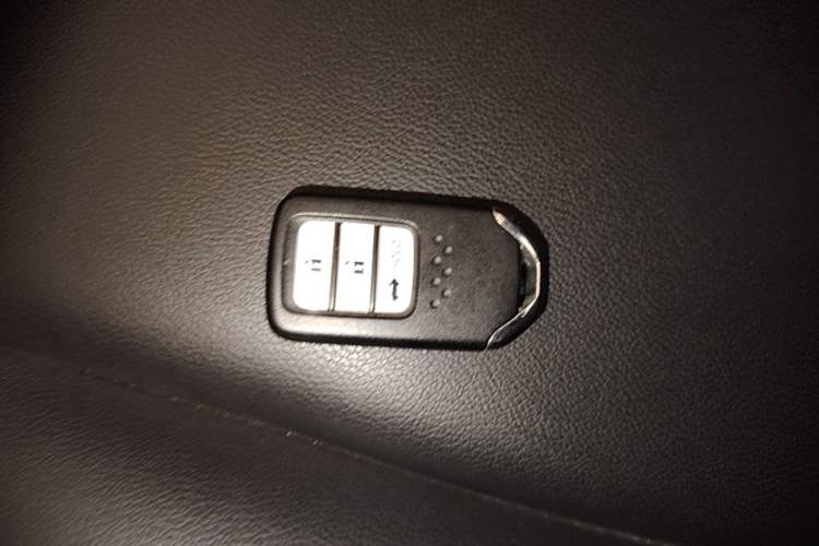 Used Honda Inspire 2019 260TURBO Elegant Edition China VI Emission Standard Vehicle Key