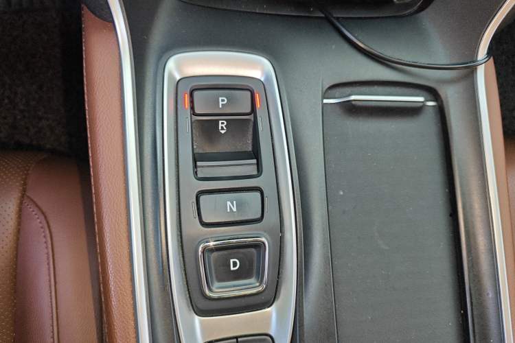 Used Honda Inspire 2019 Rui Hybrid 2.0L Jing Shang Edition China V Emission Standard Gear Lever
