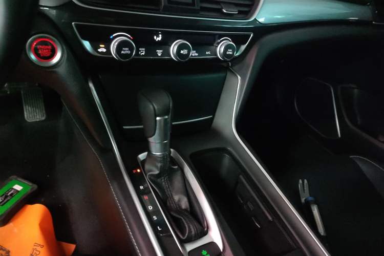 Used Honda Inspire 2019 260TURBO Elegant Edition China VI Emission Standard Gear Lever