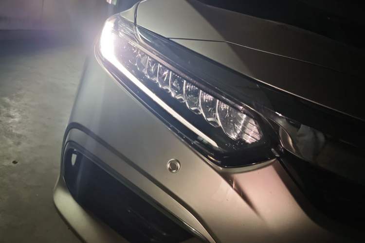 Used Honda Inspire 2019 260TURBO Elite Edition China V Standard Right Front Headlight