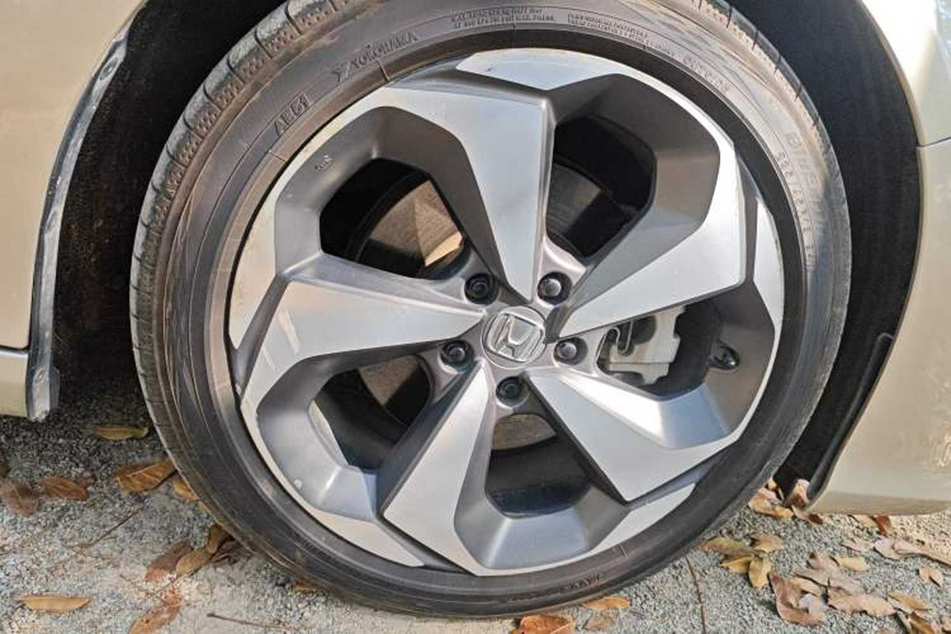 Used Honda Inspire 2019 Rui Hybrid 2.0L Jing Shang Edition China V Emission Standard Right Front Wheel Hub