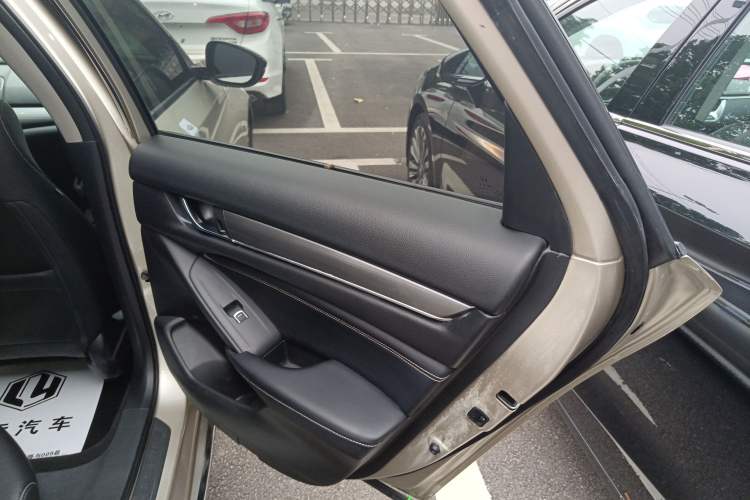 Used Honda Inspire 2019 260TURBO Elegant Edition China VI Emission Standard Right Rear Door Interior