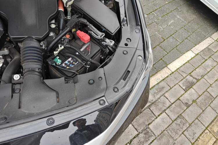 Used Honda Inspire 2022 Xing·Hybrid 2.0L Pure Edition Engine Bay Left