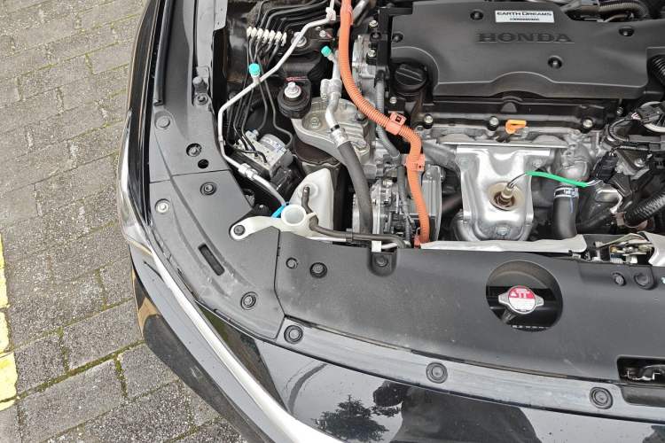 Used Honda Inspire 2022 Xing·Hybrid 2.0L Pure Edition Engine Bay Right