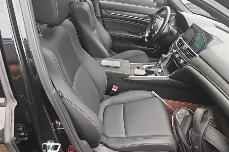 Used Honda Inspire 2022 260TURBO Elegant Edition Right Front Seat