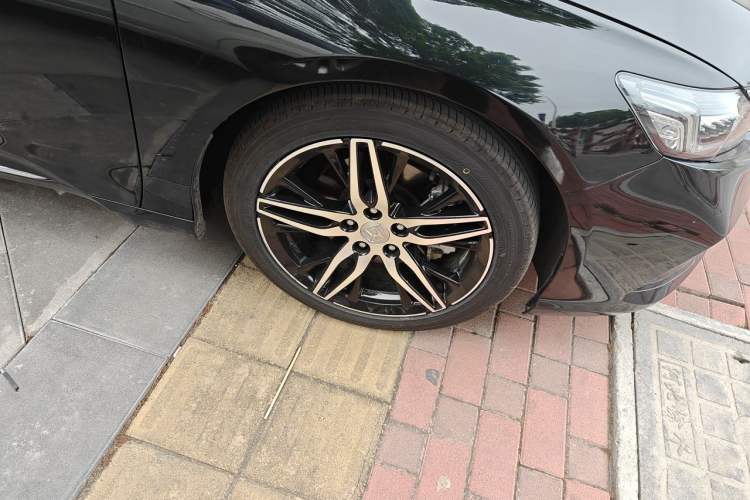 Used Honda Inspire 2022 Xing·Hybrid 2.0L Pure Edition Right Front Wheel Hub