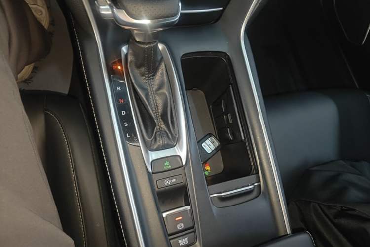 Used Honda Inspire 2022 260TURBO Elegant Edition Gear Lever
