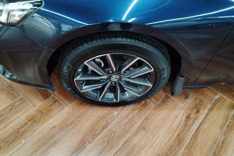 Used Honda Inspire 2022 260TURBO Elegant Edition Left Front Wheel Hub