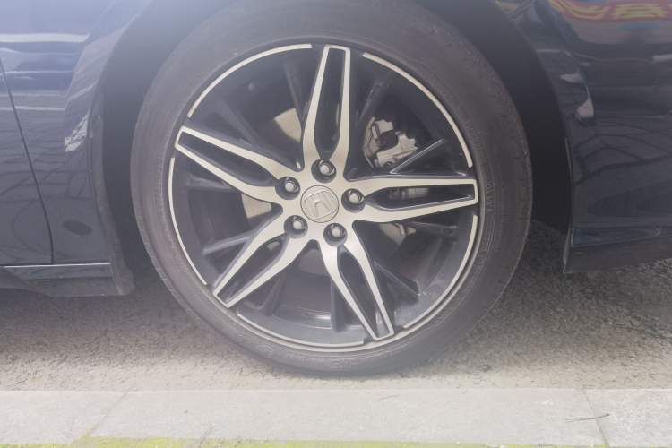 Used Honda Inspire 2022 Xing·Hybrid 2.0L Pure Edition Right Front Wheel Hub